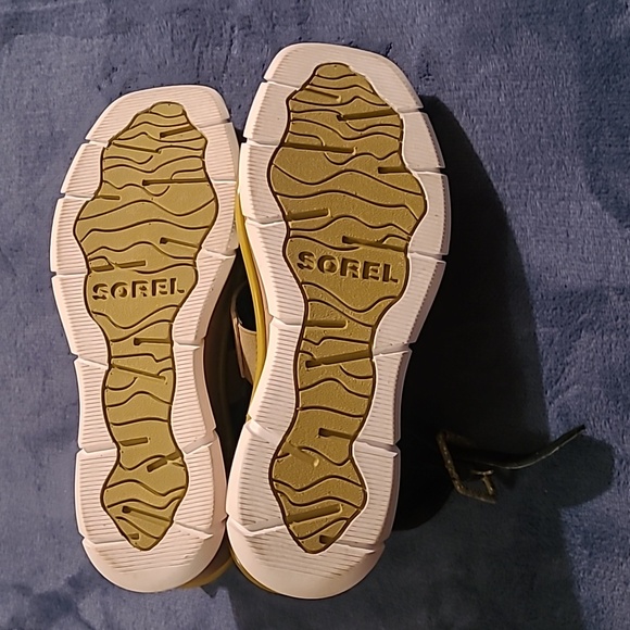 Sorel sandals - Picture 2 of 4